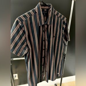 Guess Short Sleeve Shirt // Size Medium
